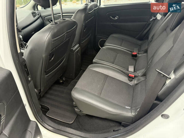 Рено Сценик, объемом двигателя 1.5 л и пробегом 257 тыс. км за 6999 $, фото 20 на Automoto.ua