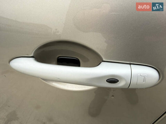 Рено Сценик, объемом двигателя 1.5 л и пробегом 153 тыс. км за 7999 $, фото 19 на Automoto.ua