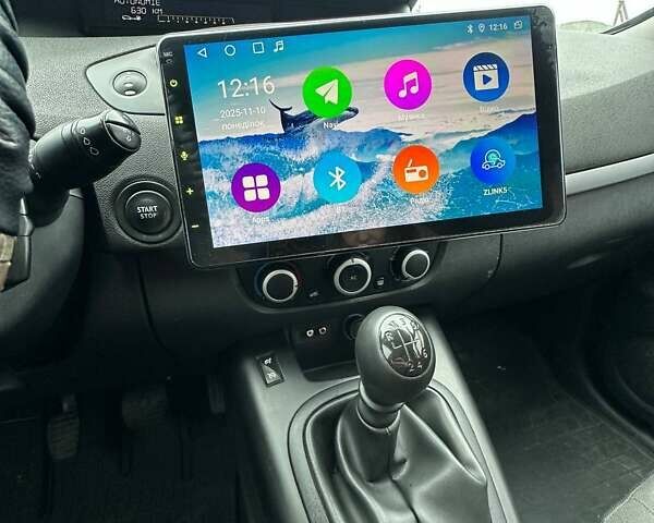 Рено Сценик, объемом двигателя 1.5 л и пробегом 346 тыс. км за 5900 $, фото 15 на Automoto.ua