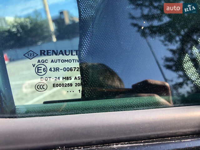 Рено Сценик, объемом двигателя 1.6 л и пробегом 248 тыс. км за 8300 $, фото 56 на Automoto.ua