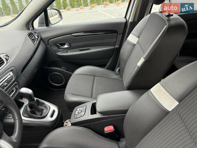 Рено Сценик, объемом двигателя 1.5 л и пробегом 257 тыс. км за 6999 $, фото 19 на Automoto.ua