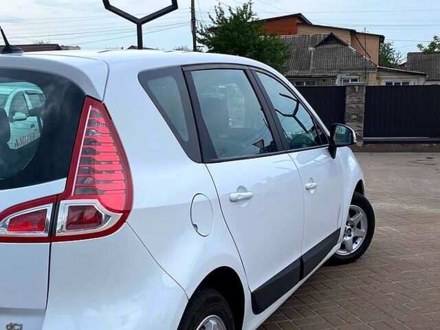 Рено Сценик 2011 в Белой Церкве на Automoto.ua Рено Сценик, объемом двигателя 15 л и пробегом 270 тыс. км за 7700 $, фото 1 на Automoto.ua