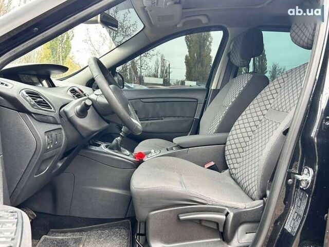 Рено Сценик, объемом двигателя 0 л и пробегом 215 тыс. км за 7400 $, фото 12 на Automoto.ua