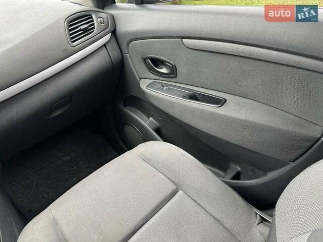 Рено Сценик, объемом двигателя 1.5 л и пробегом 346 тыс. км за 5900 $, фото 17 на Automoto.ua