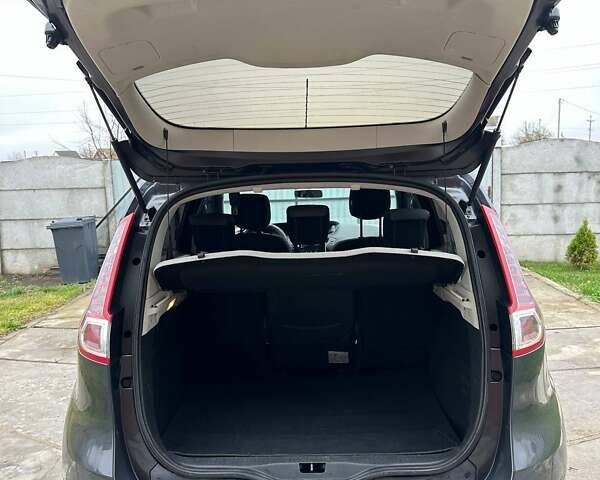 Рено Сценик, объемом двигателя 1.5 л и пробегом 346 тыс. км за 5900 $, фото 11 на Automoto.ua