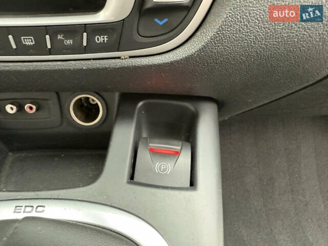 Рено Сценик, объемом двигателя 1.5 л и пробегом 257 тыс. км за 6999 $, фото 28 на Automoto.ua