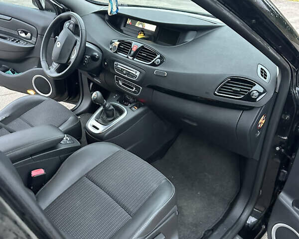 Рено Сценик 2011 в Ровно на Automoto.ua Рено Сценик, объемом двигателя 1.4 л и пробегом 146 тыс. км за 6300 $, фото 17 на Automoto.ua