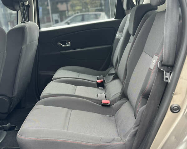 Рено Сценік, об'ємом двигуна 1.5 л та пробігом 206 тис. км за 8400 $, фото 30 на Automoto.ua