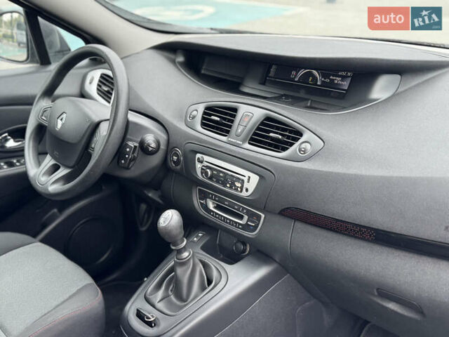 Рено Сценік, об'ємом двигуна 1.5 л та пробігом 206 тис. км за 8400 $, фото 25 на Automoto.ua