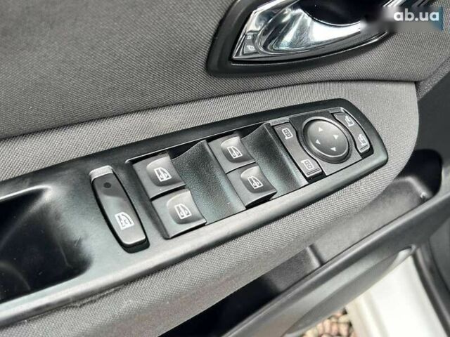 Рено Сценик, объемом двигателя 0 л и пробегом 292 тыс. км за 7800 $, фото 10 на Automoto.ua