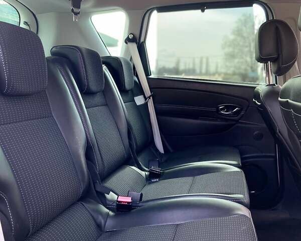 Рено Сценик, объемом двигателя 1.46 л и пробегом 299 тыс. км за 8999 $, фото 23 на Automoto.ua