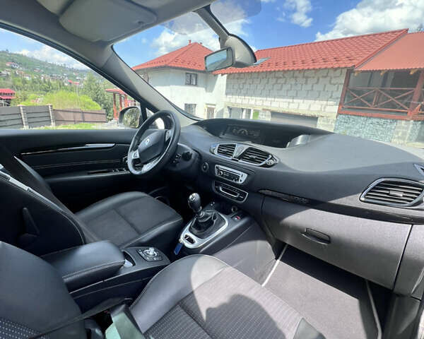 Рено Сценик, объемом двигателя 1.6 л и пробегом 241 тыс. км за 9000 $, фото 10 на Automoto.ua