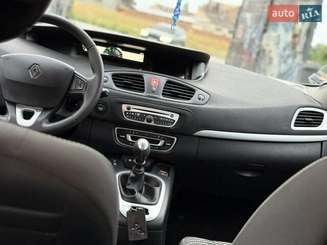 Рено Сценик, объемом двигателя 0 л и пробегом 270 тыс. км за 7350 $, фото 7 на Automoto.ua