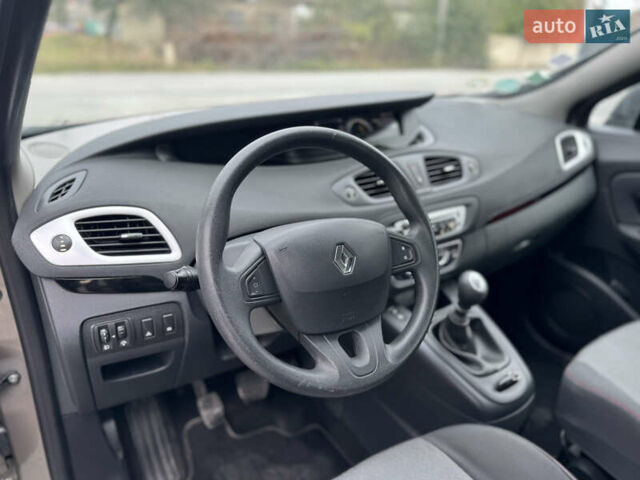 Рено Сценік, об'ємом двигуна 1.5 л та пробігом 206 тис. км за 8400 $, фото 20 на Automoto.ua