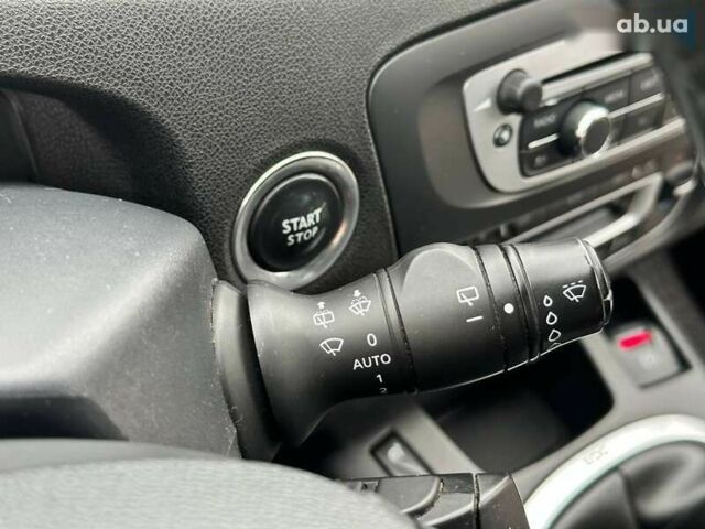 Рено Сценик, объемом двигателя 1.5 л и пробегом 328 тыс. км за 7490 $, фото 29 на Automoto.ua