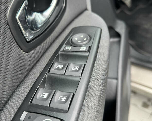 Рено Сценік, об'ємом двигуна 1.5 л та пробігом 206 тис. км за 8400 $, фото 22 на Automoto.ua