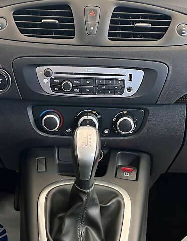 Рено Сценик, объемом двигателя 1.5 л и пробегом 175 тыс. км за 9950 $, фото 13 на Automoto.ua