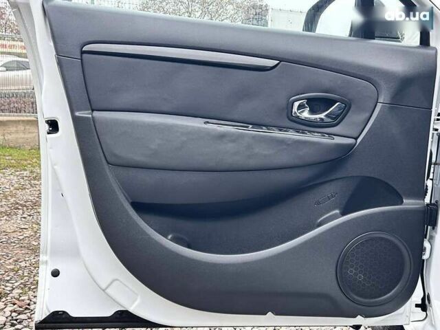 Рено Сценик, объемом двигателя 0 л и пробегом 292 тыс. км за 7800 $, фото 11 на Automoto.ua