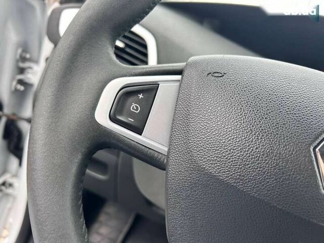 Рено Сценик, объемом двигателя 0 л и пробегом 292 тыс. км за 7800 $, фото 19 на Automoto.ua