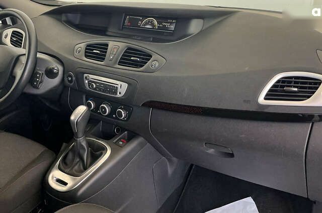 Рено Сценик, объемом двигателя 1.5 л и пробегом 175 тыс. км за 9950 $, фото 7 на Automoto.ua