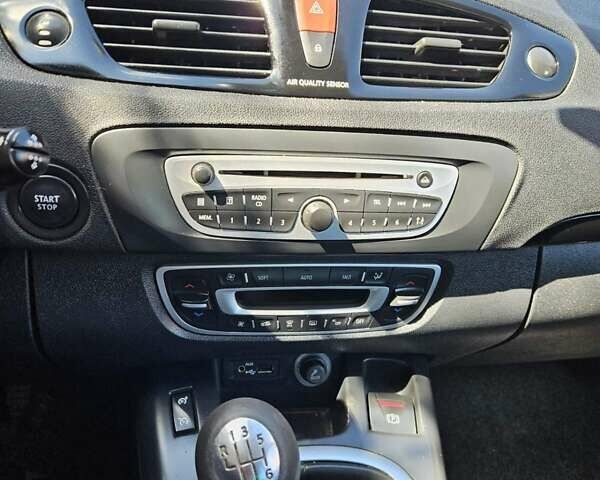 Рено Сценик, объемом двигателя 1.5 л и пробегом 176 тыс. км за 8450 $, фото 12 на Automoto.ua