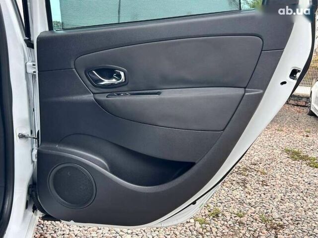 Рено Сценик, объемом двигателя 0 л и пробегом 292 тыс. км за 7800 $, фото 27 на Automoto.ua