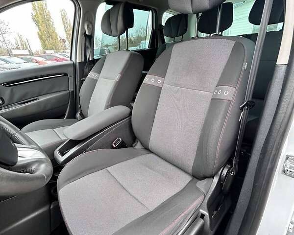 Рено Сценик, объемом двигателя 0 л и пробегом 292 тыс. км за 7800 $, фото 15 на Automoto.ua
