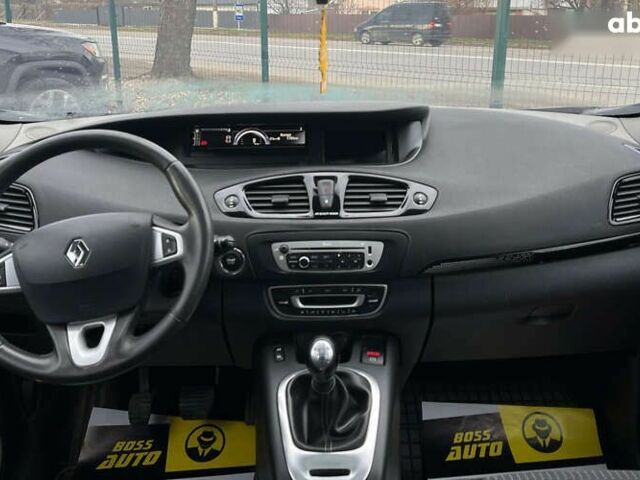 Рено Сценик, объемом двигателя 1.5 л и пробегом 226 тыс. км за 8900 $, фото 10 на Automoto.ua