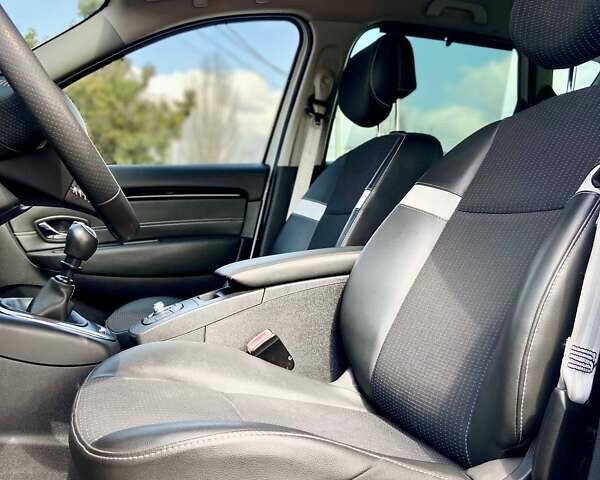Рено Сценик, объемом двигателя 1.46 л и пробегом 299 тыс. км за 8999 $, фото 11 на Automoto.ua