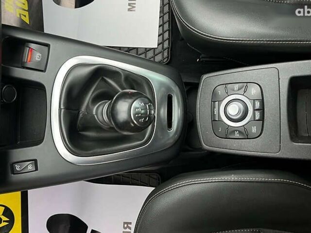 Рено Сценик, объемом двигателя 1.5 л и пробегом 226 тыс. км за 8900 $, фото 15 на Automoto.ua