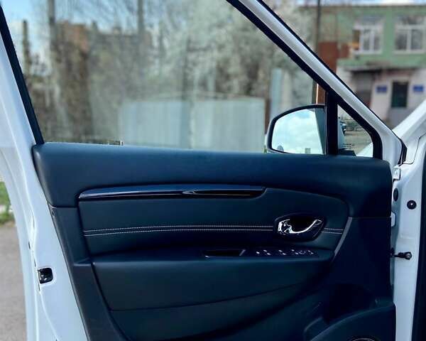 Рено Сценик, объемом двигателя 1.46 л и пробегом 299 тыс. км за 8999 $, фото 9 на Automoto.ua