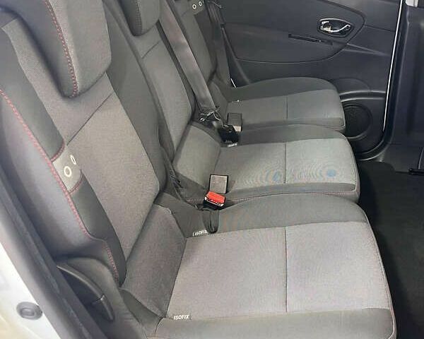 Рено Сценик, объемом двигателя 1.5 л и пробегом 175 тыс. км за 9950 $, фото 9 на Automoto.ua