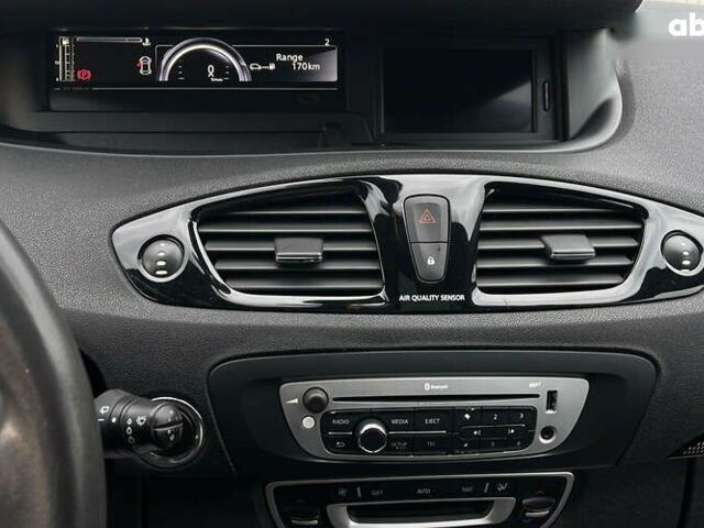 Рено Сценик, объемом двигателя 1.5 л и пробегом 226 тыс. км за 8900 $, фото 12 на Automoto.ua