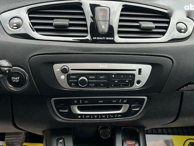 Рено Сценик, объемом двигателя 1.5 л и пробегом 226 тыс. км за 8900 $, фото 13 на Automoto.ua