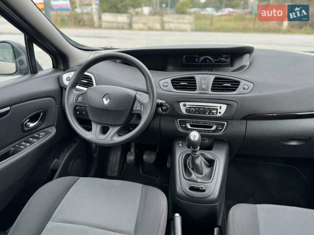 Рено Сценік, об'ємом двигуна 1.5 л та пробігом 206 тис. км за 8400 $, фото 17 на Automoto.ua