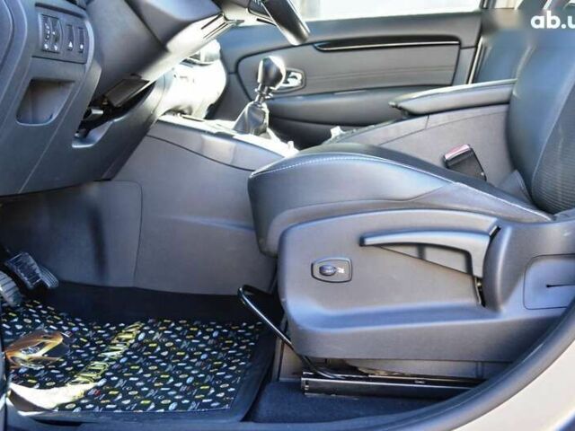 Рено Сценик, объемом двигателя 1.6 л и пробегом 272 тыс. км за 7999 $, фото 18 на Automoto.ua