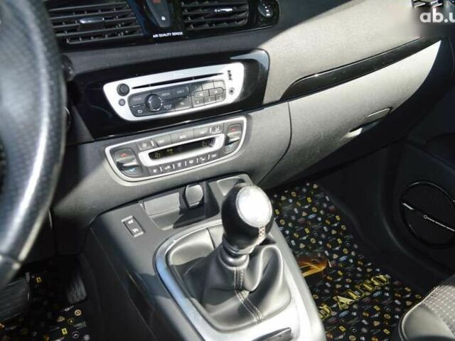 Рено Сценик, объемом двигателя 1.6 л и пробегом 272 тыс. км за 7999 $, фото 27 на Automoto.ua