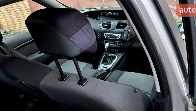 Рено Сценик, объемом двигателя 1.5 л и пробегом 278 тыс. км за 8300 $, фото 6 на Automoto.ua