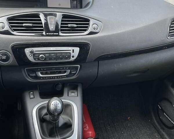 Рено Сценик, объемом двигателя 1.5 л и пробегом 219 тыс. км за 9600 $, фото 13 на Automoto.ua