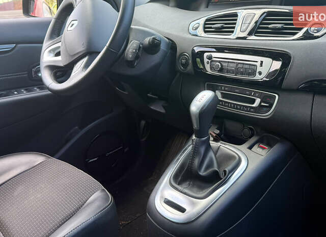 Рено Сценик, объемом двигателя 1.5 л и пробегом 99 тыс. км за 7999 $, фото 2 на Automoto.ua