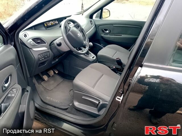 Рено Сценик, объемом двигателя 1.5 л и пробегом 210 тыс. км за 7850 $, фото 3 на Automoto.ua
