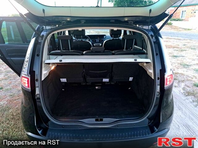 Рено Сценик, объемом двигателя 1.6 л и пробегом 212 тыс. км за 9700 $, фото 7 на Automoto.ua