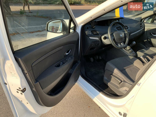 Рено Сценик, объемом двигателя 1.5 л и пробегом 168 тыс. км за 8500 $, фото 8 на Automoto.ua