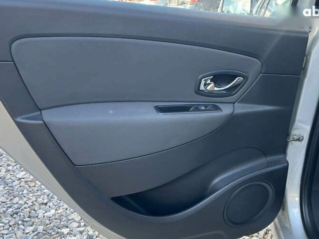 Рено Сценик, объемом двигателя 1.5 л и пробегом 200 тыс. км за 9500 $, фото 24 на Automoto.ua