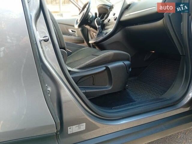 Рено Сценик, объемом двигателя 1.46 л и пробегом 220 тыс. км за 14000 $, фото 5 на Automoto.ua