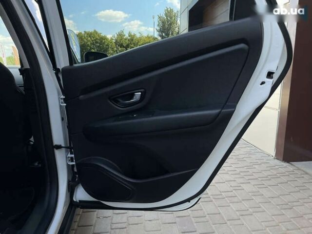 Рено Сценик, объемом двигателя 1.7 л и пробегом 196 тыс. км за 15155 $, фото 29 на Automoto.ua