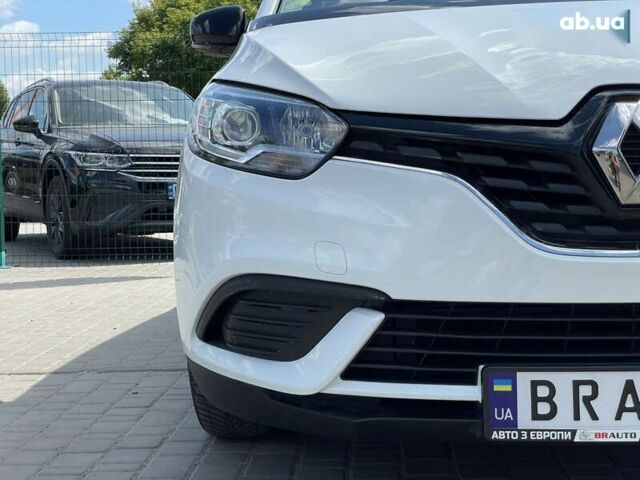 Рено Сценик, объемом двигателя 1.7 л и пробегом 196 тыс. км за 15155 $, фото 6 на Automoto.ua