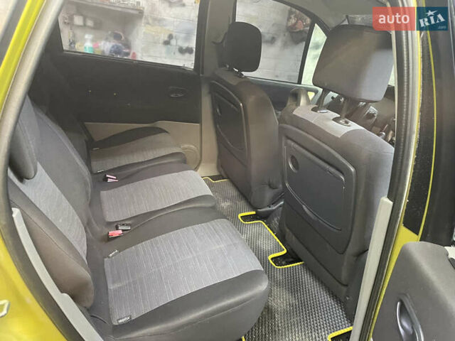 Жовтий Рено Сценік, об'ємом двигуна 1.6 л та пробігом 277 тис. км за 3900 $, фото 6 на Automoto.ua