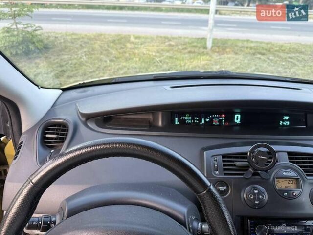Желтый Рено Сценик, объемом двигателя 1.6 л и пробегом 280 тыс. км за 4400 $, фото 36 на Automoto.ua