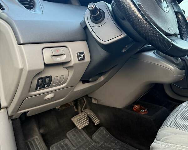 Желтый Рено Сценик, объемом двигателя 1.6 л и пробегом 280 тыс. км за 4400 $, фото 33 на Automoto.ua